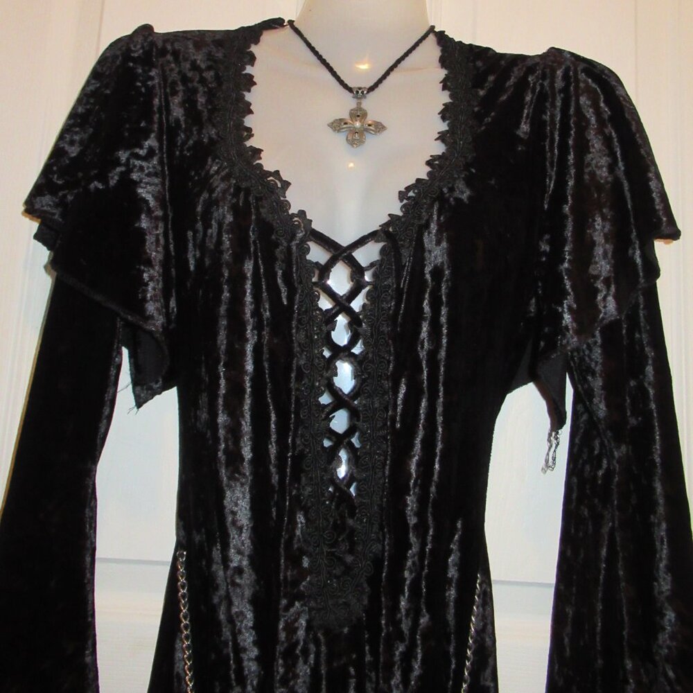 Vintage Crushed Velvet Goth Gown Bell Sleeves Dramatic Cross Chain Small EUC - Picture 3 of 15